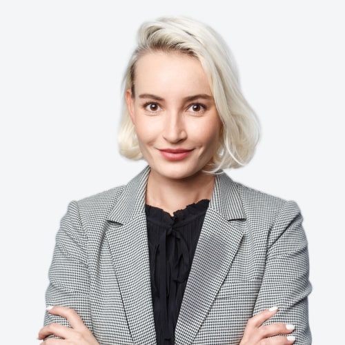 фото на красном фоне